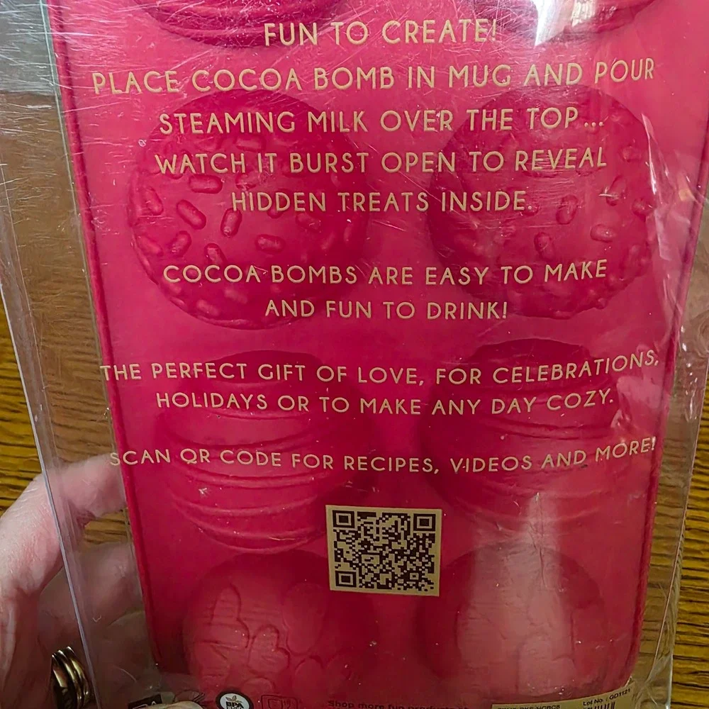 Handstand Kitchen I Love Cocoa Bombs Silicone Mold Red 6 Cavity BKS-HCBC8 NEW
